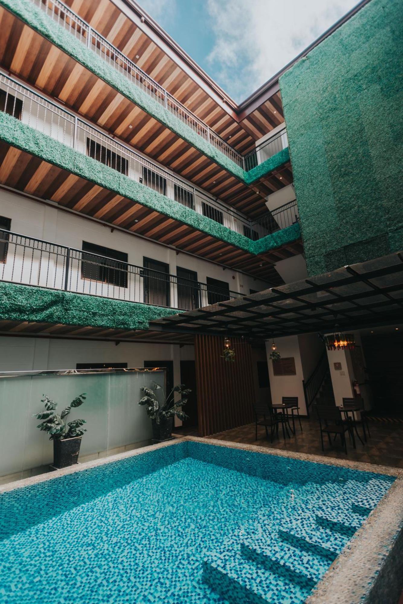 Surestay Plus Hotel By Best Western Ac Luxe Angeles City Eksteriør bilde