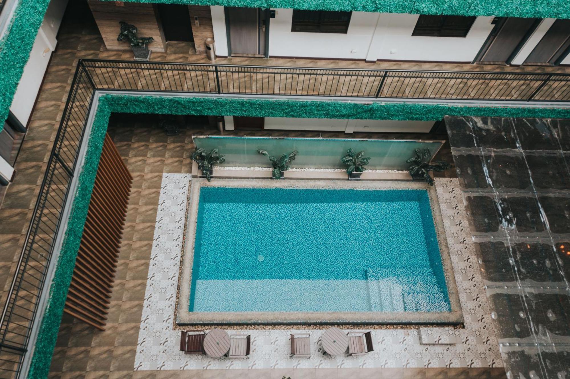 Surestay Plus Hotel By Best Western Ac Luxe Angeles City Eksteriør bilde